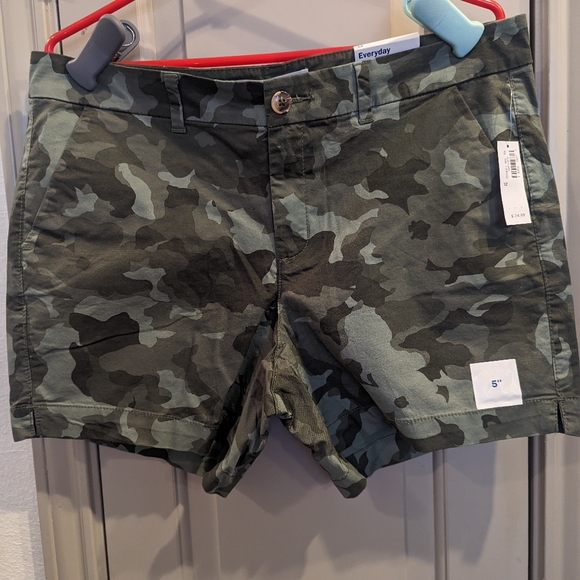 Old Navy Pants - Old Navy Every Day Shorts